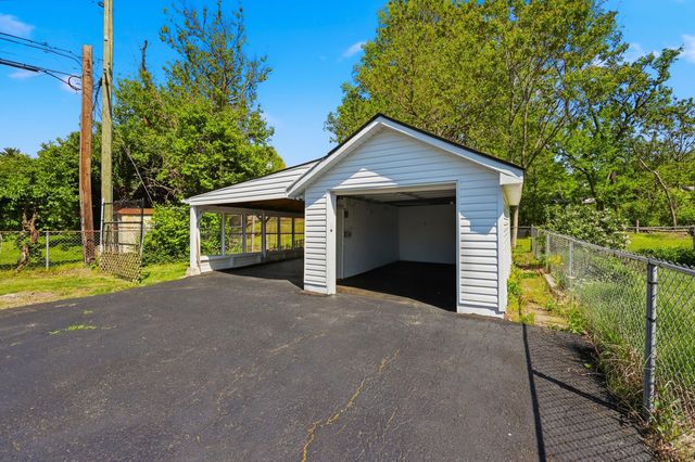 114 Pin Oak Drive, Lexington, KY 40503