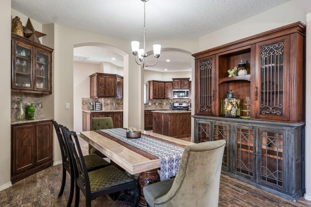 2490 Desert Sky Street SW, Los Lunas, NM 87031