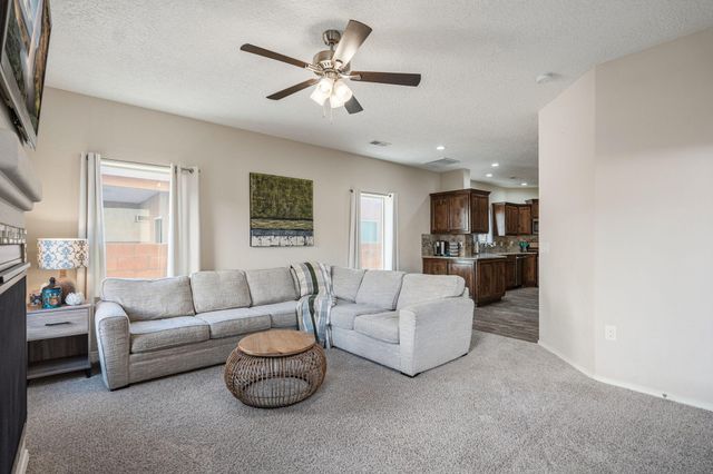 2490 Desert Sky Street SW, Los Lunas, NM 87031