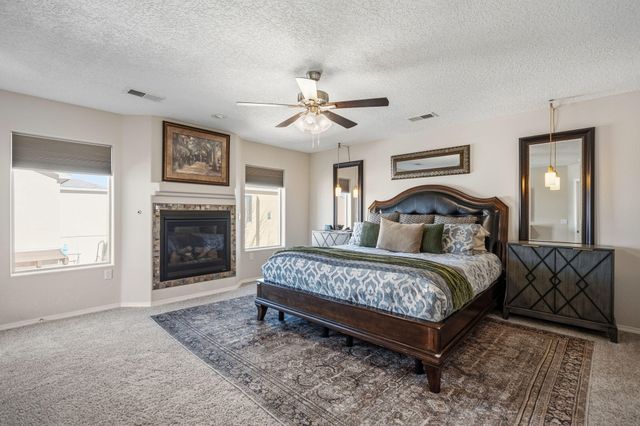 2490 Desert Sky Street SW, Los Lunas, NM 87031