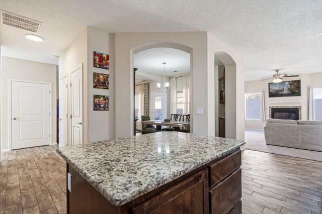 2490 Desert Sky Street SW, Los Lunas, NM 87031