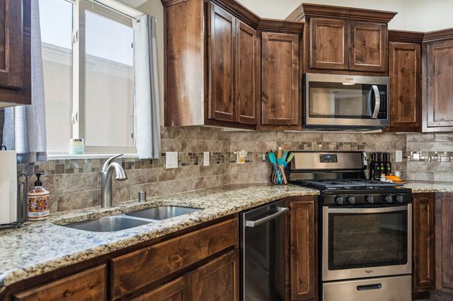 2490 Desert Sky Street SW, Los Lunas, NM 87031