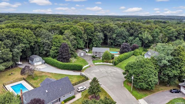 28 Mortimer Place, Eastport, NY 11941