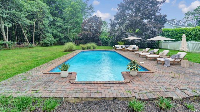 28 Mortimer Place, Eastport, NY 11941