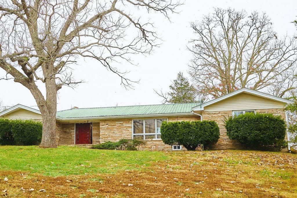 6610 Highway 63, Houston, MO 65483