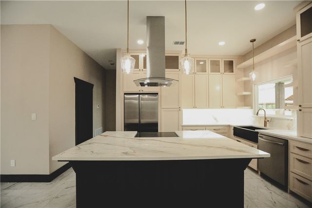 110 N Dr E E Dunlap St, San Diego, TX 78384