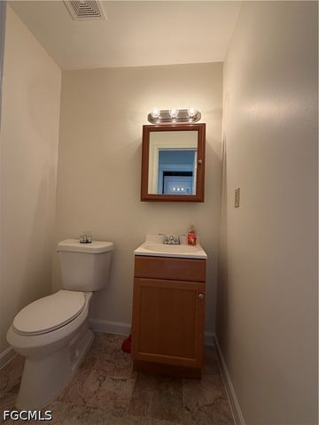 9 Hamlin CT, Lehigh Acres, FL 33936