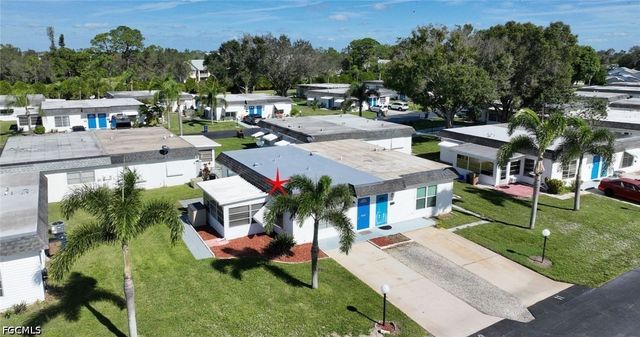 9 Hamlin CT, Lehigh Acres, FL 33936