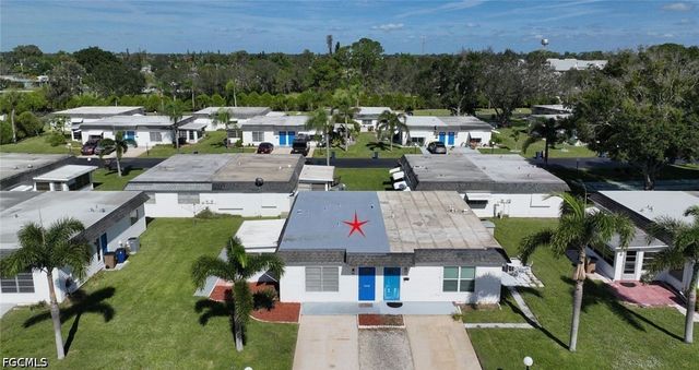 9 Hamlin CT, Lehigh Acres, FL 33936