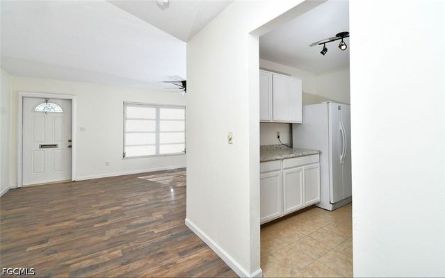 9 Hamlin CT, Lehigh Acres, FL 33936