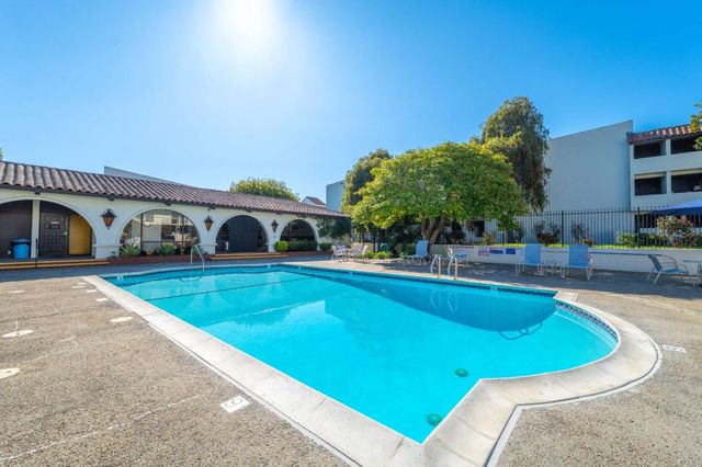 500 Glenwood Circle 313, Monterey, CA 93940