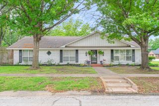 202 S Houston Street, Edgewood, TX 75117