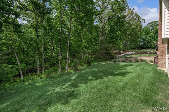 2359 Fairoyal Drive, St Louis, MO 63131