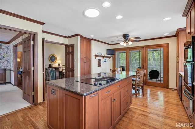 2359 Fairoyal Drive, St Louis, MO 63131