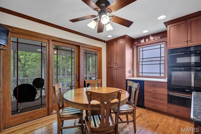 2359 Fairoyal Drive, St Louis, MO 63131