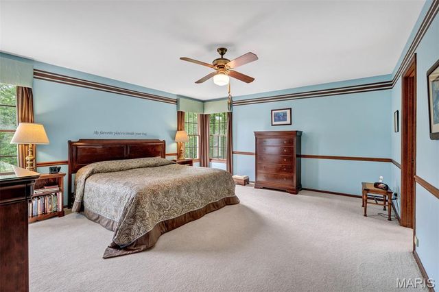 2359 Fairoyal Drive, St Louis, MO 63131