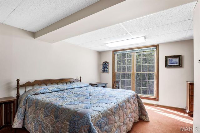 2359 Fairoyal Drive, St Louis, MO 63131