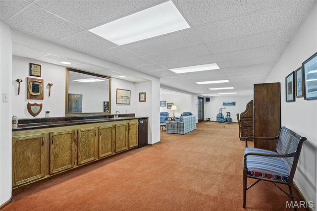 2359 Fairoyal Drive, St Louis, MO 63131