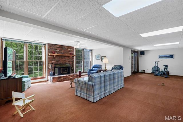2359 Fairoyal Drive, St Louis, MO 63131