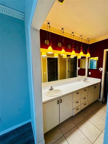 801 SILVERTHORN LANE, Sun City Center, FL 33573