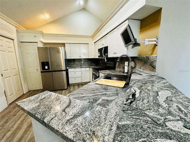 801 SILVERTHORN LANE, Sun City Center, FL 33573