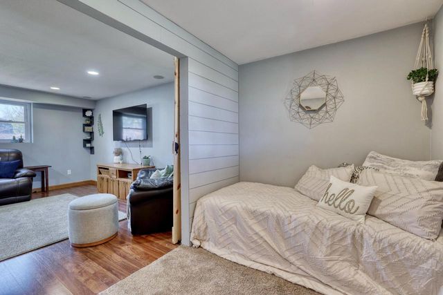 W189N5050 Crest View TERRACE, Menomonee Falls, WI 53051