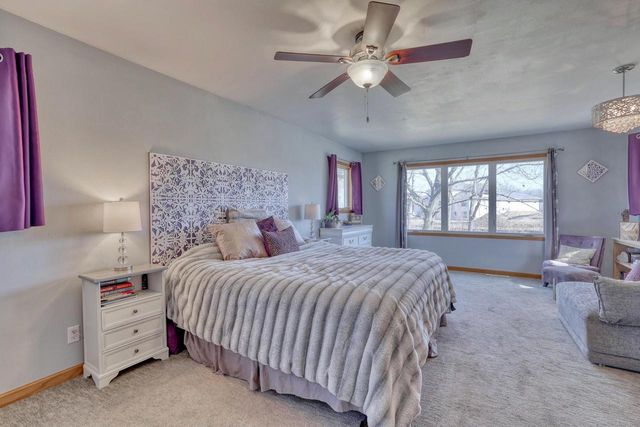 W189N5050 Crest View TERRACE, Menomonee Falls, WI 53051