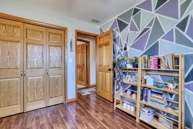 W189N5050 Crest View TERRACE, Menomonee Falls, WI 53051