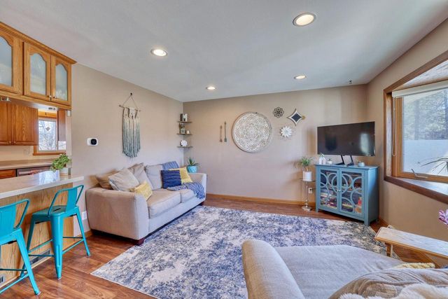 W189N5050 Crest View TERRACE, Menomonee Falls, WI 53051