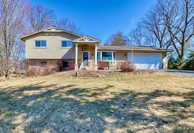 W189N5050 Crest View TERRACE, Menomonee Falls, WI 53051