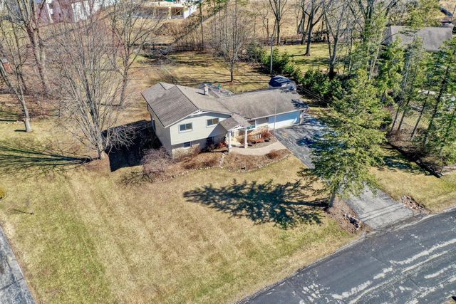 W189N5050 Crest View TERRACE, Menomonee Falls, WI 53051