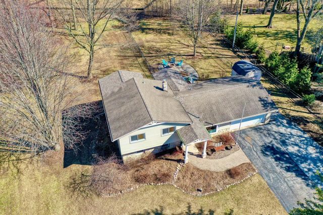 W189N5050 Crest View TERRACE, Menomonee Falls, WI 53051