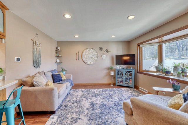 W189N5050 Crest View TERRACE, Menomonee Falls, WI 53051