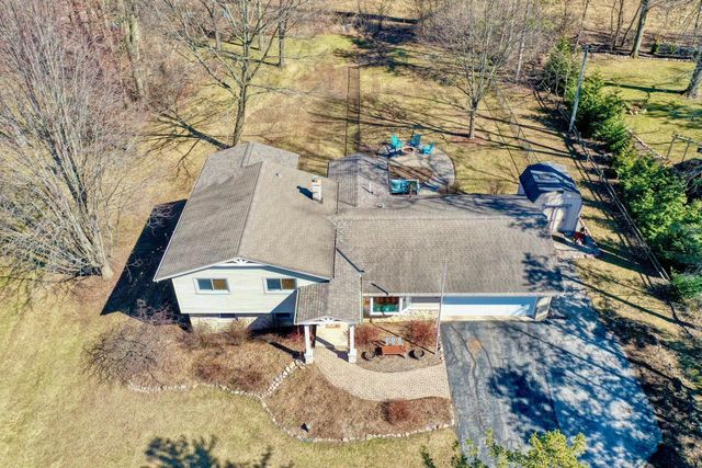 W189N5050 Crest View TERRACE, Menomonee Falls, WI 53051