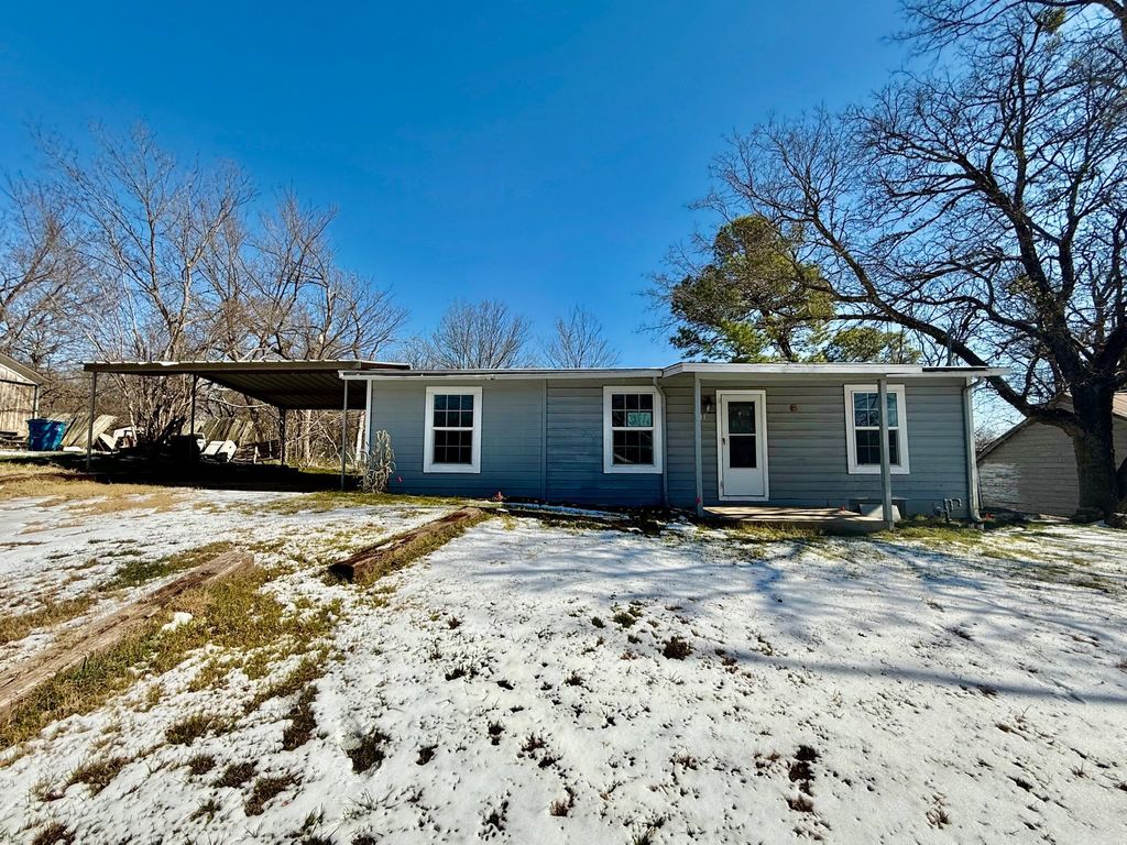 311 S Watson Street, Alvarado, TX 76009