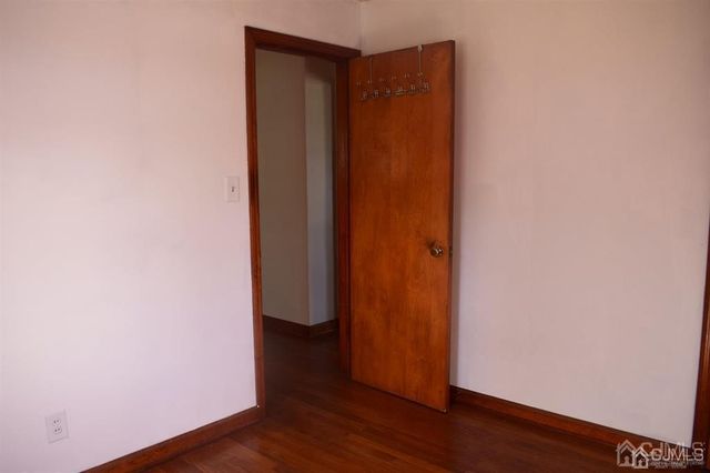 15 CLEVELAND Avenue, East Brunswick, NJ 08816