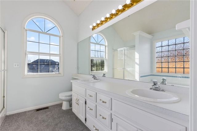 806 Winesap Circle, Belton, MO 64012