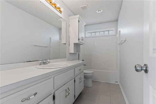 806 Winesap Circle, Belton, MO 64012