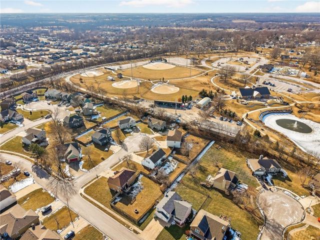 806 Winesap Circle, Belton, MO 64012