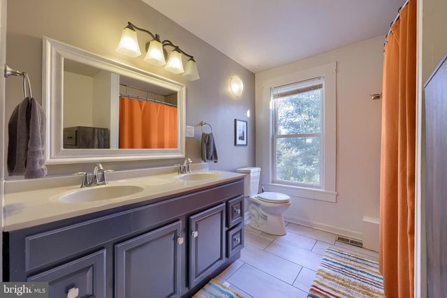 33 N MARY ST, Lancaster, PA 17603