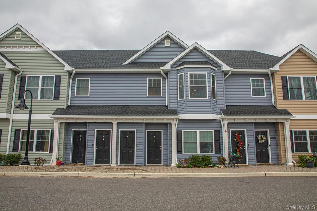 12 Sophia Court, West Babylon, NY 11704