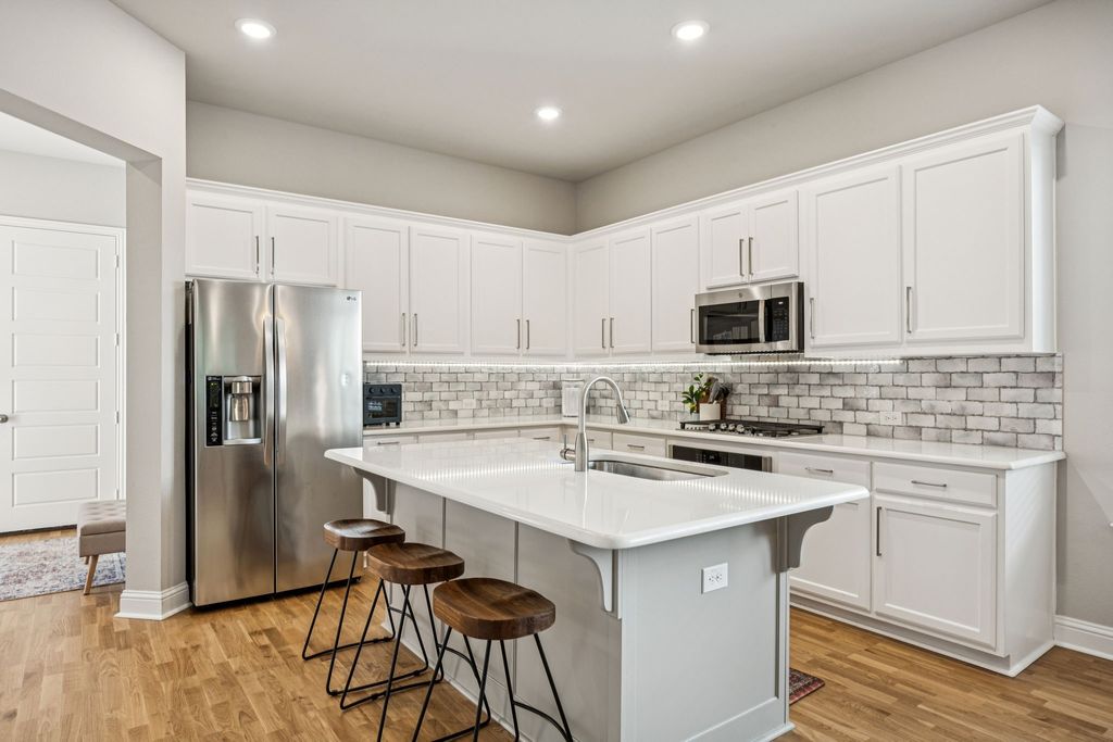 420 Waterscape Drive 1237, Lake Dallas, TX 75065