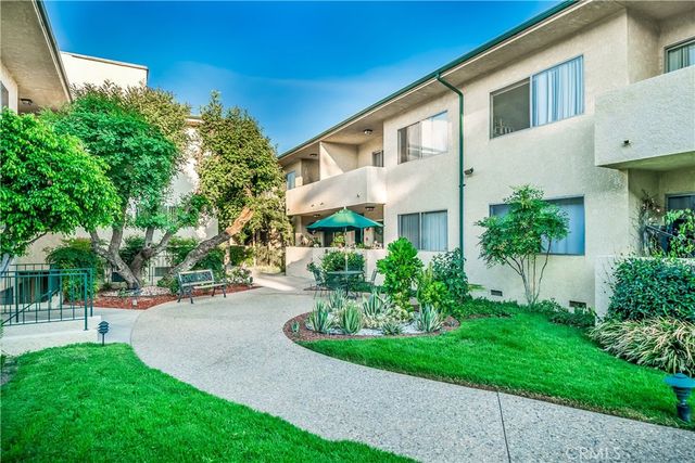 5328 Newcastle Avenue 61, Encino, CA 91316