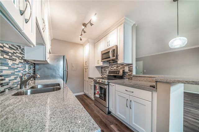 5328 Newcastle Avenue 61, Encino, CA 91316