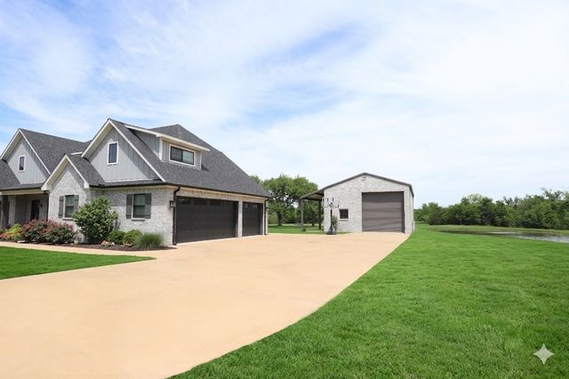 2188 Westview Drive, Wills Point, TX 75169