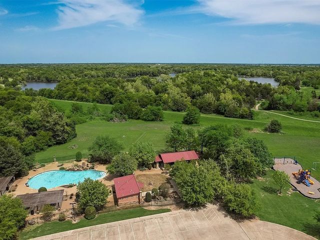 2188 Westview Drive, Wills Point, TX 75169
