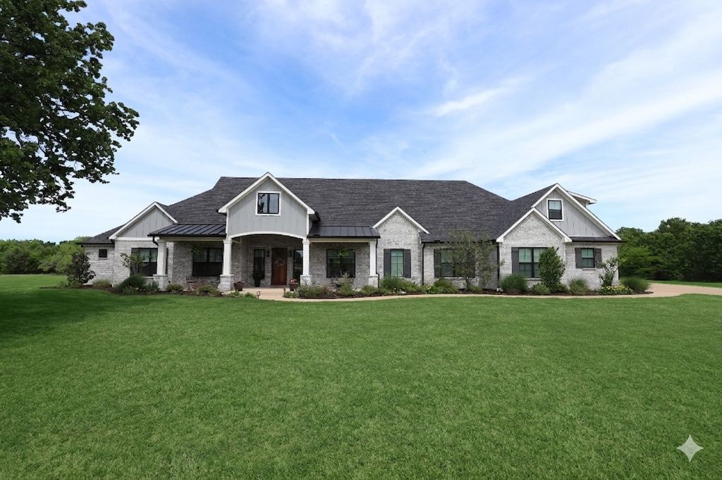 2188 Westview Drive, Wills Point, TX 75169