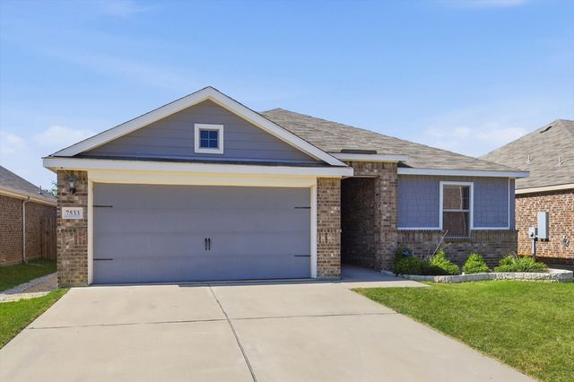 7533 Pleasant Oaks Street, Fort Worth, TX 76120