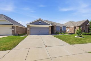 7533 Pleasant Oaks Street, Fort Worth, TX 76120
