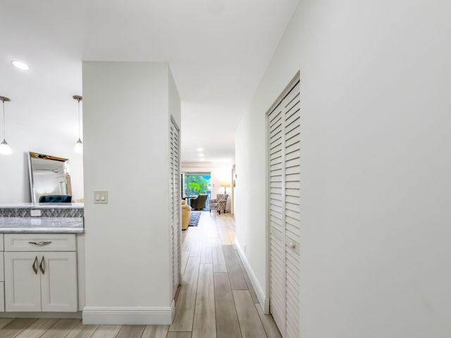 2301 NE 36th Street 202, Lighthouse Point, FL 33064